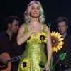 O motivo para Katy Perry ser impedida de ir à China pode ter sido a roupa cheia de girassóis usada por ela durante um show em Taiwan. A flor é o símbolo da luta pela independência do estado chinês