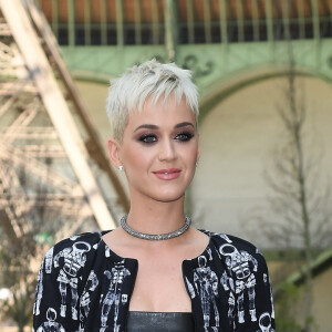 Segundo fonte da revista americana 'Page Six', Katy Perry conseguiu o visto para ir à China, mas o mesmo foi retido pelos funcionários chineses