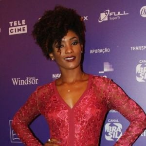 Erika Januza relembra episódio de racismo em que foi confundida com a empregada do namorado, em 18 de novembro de 2017