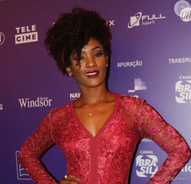 Erika Januza relembra episódio de racismo em que foi confundida com a empregada do namorado, em 18 de novembro de 2017