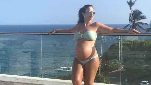 Ivete Sangalo mostra o barrigão em foto de biquíni: 'Tô muito gravidínea'