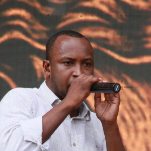 Thiaguinho cantou na Maratona da Alegria Villa Mix neste domingo, 19 de novembro de 2017