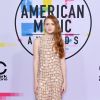 Sadie Sink de Prada na 45ª edição do American Music Awards 2017, realizado em Los Angeles, na Califórnia, em 19 de novembro de 2017