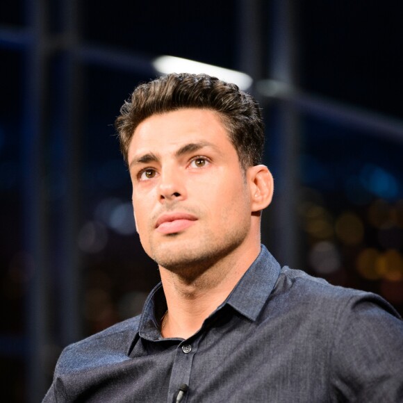 Cauã Reymond não gosta de falar sobre política: 'Medroso'