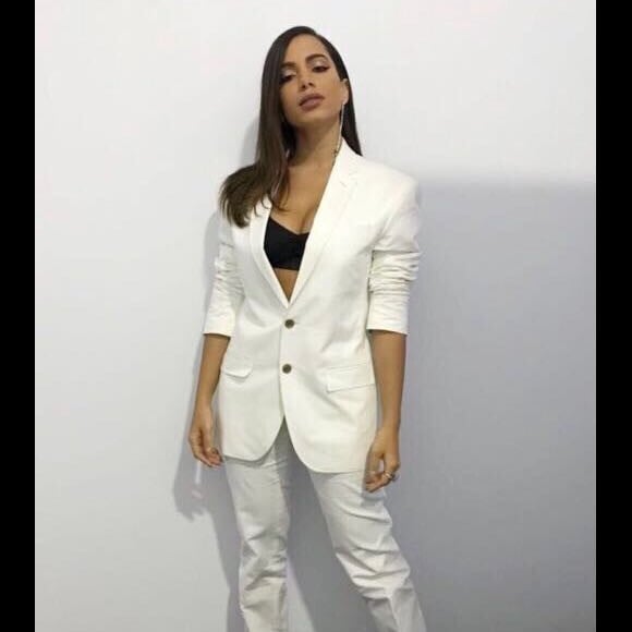 Anitta já havia idealizado casamento com Thiago Magalhães fora da igreja: 'Acho que não seria na igreja porque eu já ia querer emendar logo com a festa. Essa logística de ir da igreja pra festa já me irrita um pouco, fico um pouco agoniada'
