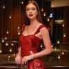 Marina Ruy Barbosa apostou em um vestido vermelho de lantejoulas da grife Valentino