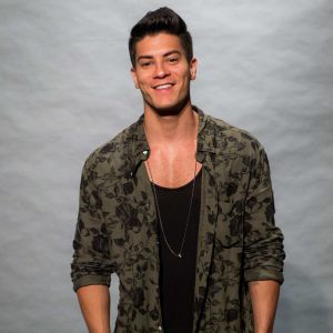 Arthur Aguiar, após ser chamado de figurante em novela', rebateu seguidora no Instagram