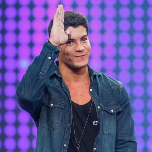 Arthur Aguiar foi chamado de 'figurante' por uma seguidora no Instagram