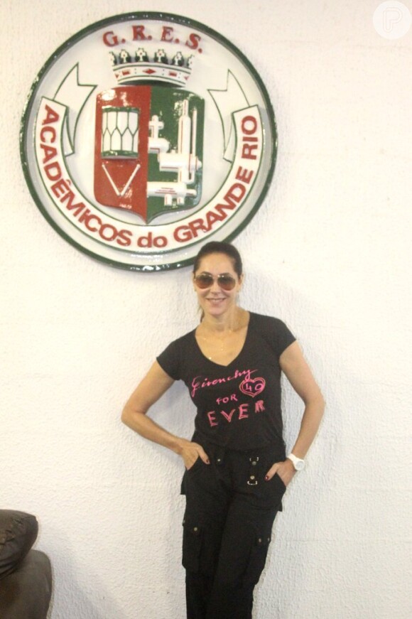 Christiane Torloni visita barracão da escola de samba Grande Rio, no Centro do Rio, em 28 de janeiro de 2013