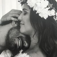 Deborah Secco festeja 2 anos de casamento com Hugo Moura: 'Sejamos sempre um'