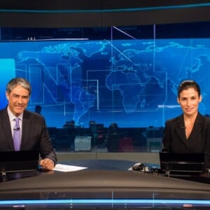 William Bonner se divertiu ao comentar sobre o aniversário no 'Jornal Nacional'