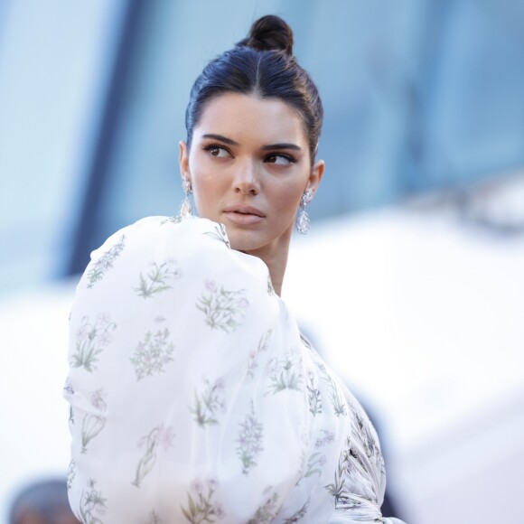 Kendall Jenner lançou sua própria linha de roupas em parceria com a irmã caçula, Kylie