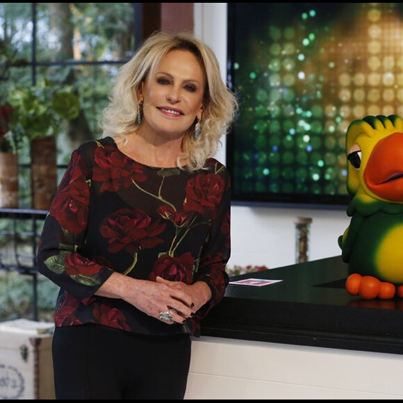 Ana Maria Braga pediu para Louro José experimentar o prato por causa de sua promessa