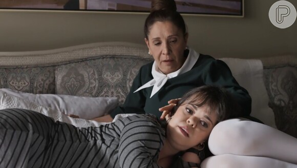 Estela (Juliana Caldas) não vai ser mais trancada em quarto pela mãe, em cena já gravada, e muito menos chamada por ela de 'monstrengo', na novela 'O Outro Lado do Paraíso'