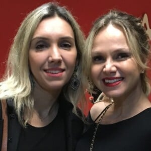 Eliana posa com amigas antes de curtir show do Bruno Mars, em São Paulo