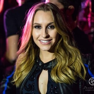 Carla Diaz prestigiou o primeiro show de Bruno Mars em São Paulo pela turnê '24K Magic World Tour' nesta quarta-feira, 22 de novembro de 2017