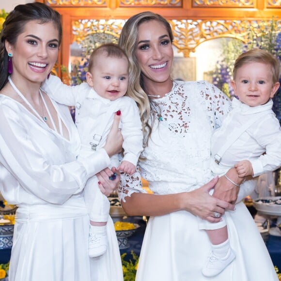 'Independentemente de religião, acredito que seja um momento muito importante da vida deles, que estão sendo apresentados a Jesus', explicou Bruna Hamú