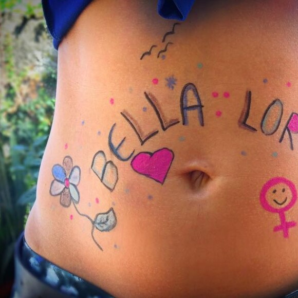 Debora Nascimento havia mostrado a barriga alguns dias depois que anunciou a gravidez