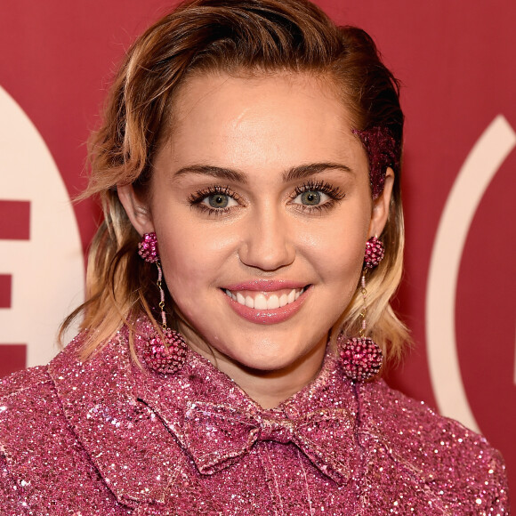 Miley Cyrus não pretende assumir o casamento com Liam Hemsworth publicamente