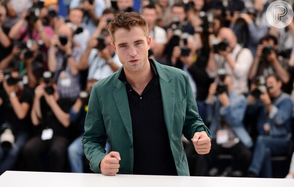 Robert Pattinson participa de photocall do filme 'The Rover' no Festival de Cannes 2014, em 18 de maio de 2014