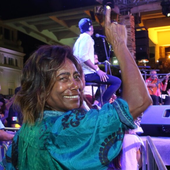 Fernanda Paes Leme, Rafael Zulu, Glória Maria e mais famosos se divertem em show de Zeca Pagodinho e convidados, no Jockey Club do Rio de Janeiro, neste domingo, 26 de novembro de 2017