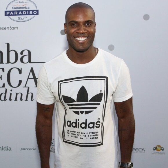 Fernanda Paes Leme, Rafael Zulu, Glória Maria e mais famosos se divertem em show de Zeca Pagodinho e convidados, no Jockey Club do Rio de Janeiro, neste domingo, 26 de novembro de 2017