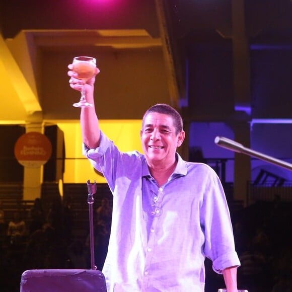 Fernanda Paes Leme, Rafael Zulu, Glória Maria e mais famosos se divertem em show de Zeca Pagodinho e convidados, no Jockey Club do Rio de Janeiro, neste domingo, 26 de novembro de 2017