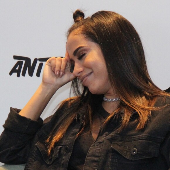 'A pessoa pergunta X, eu respondo Y e se publica Z, e quem conta um conto, aumenta um ponto', disparou Anitta