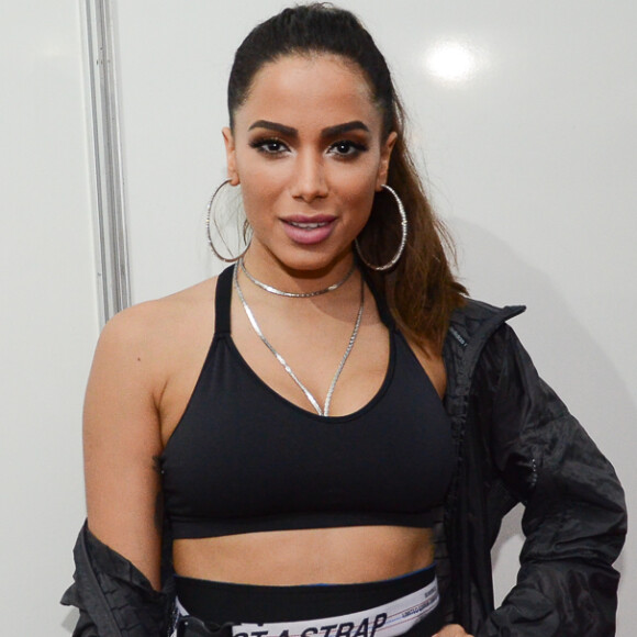 Anitta nega planos de parar carreira em 2018 para se tornar mãe