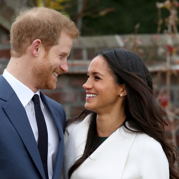 Príncipe Harry e Meghan Markle fizeram um ensaio oficial de noivado no Sunken Garden