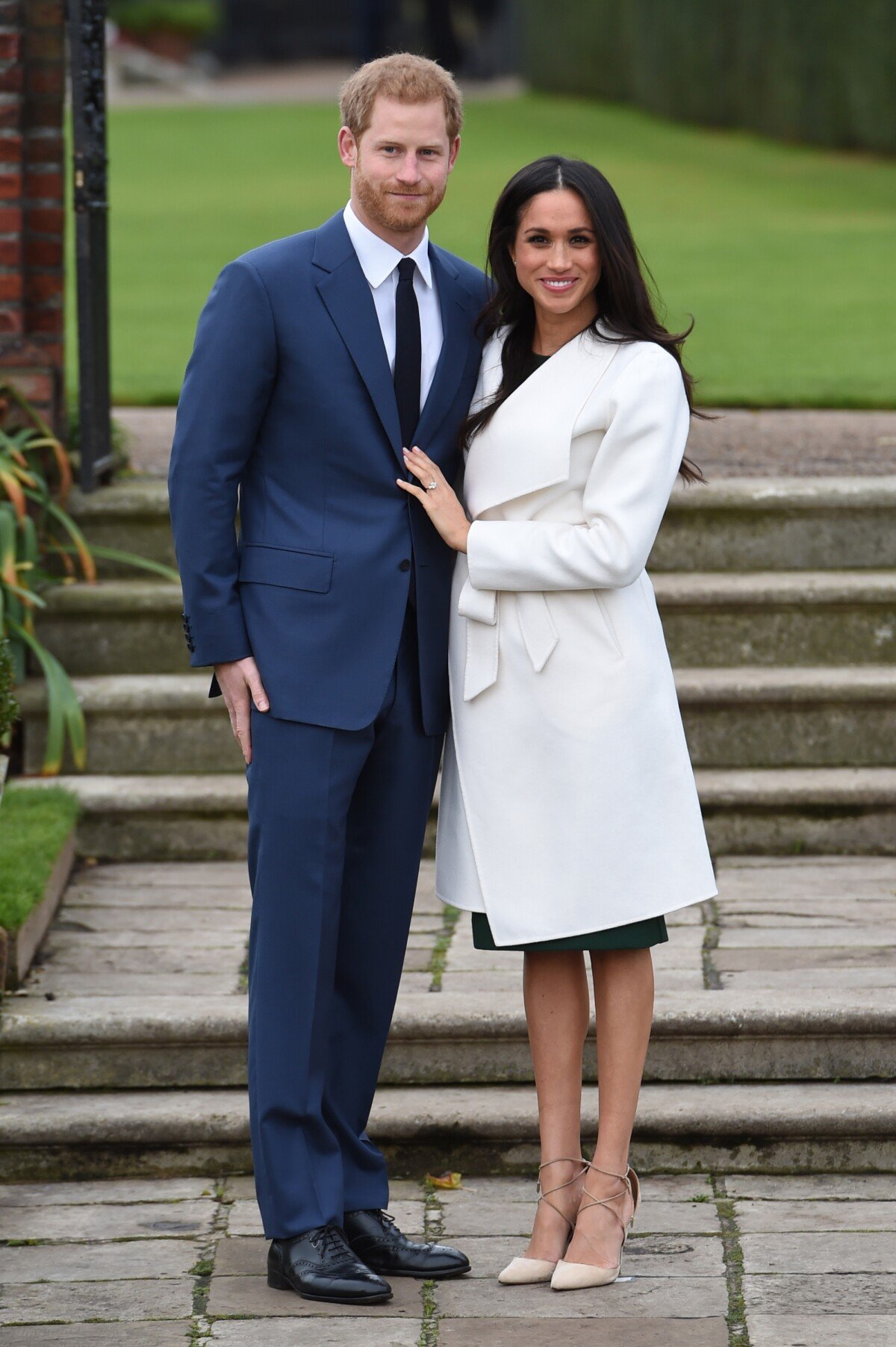 Príncipe Harry e noiva, Meghan Markle, mostram aliança em ensaio oficial.  Fotos! - Purepeople