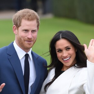 Príncipe Harry pediu a bênção dos pais de Meghan Markle, Thomas Markle e Doria Ragland, antes de pedir a mão dela em casamento