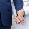 Príncipe Harry e Meghan Markle exibiram aliança ao fazer a primeira foto oficial de noivado nesta segunda-feira, 27 de novembro de 2017