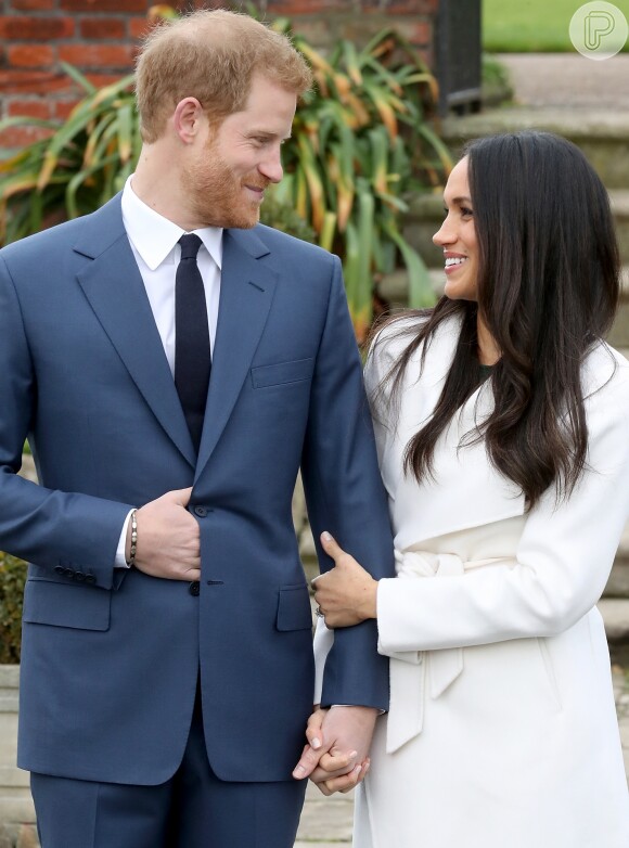 Príncipe Harry está noivo da atriz americana Meghan Markle e os dois devem se casar no primeiro semestre de 2018