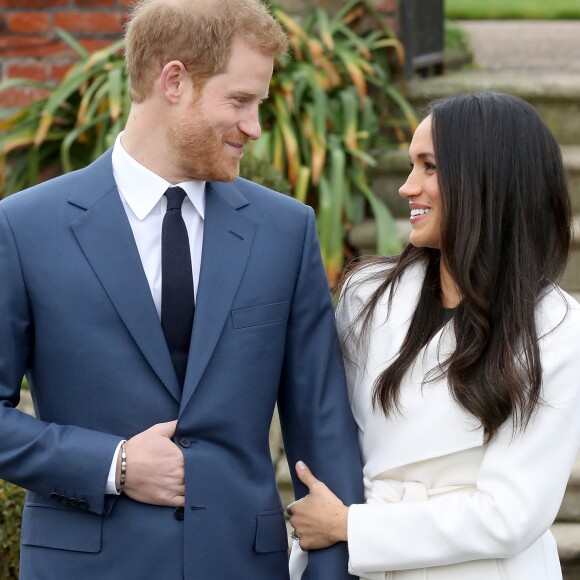 Príncipe Harry está noivo da atriz americana Meghan Markle e os dois devem se casar no primeiro semestre de 2018