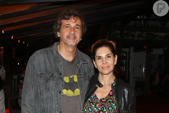 Helena Fernandes posou com o marido, o diretor José Alvarenga Júnior, no festival de cinema