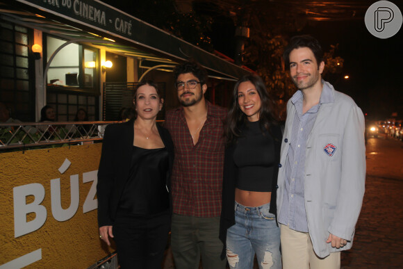 Caio Castro foi visto pela primeira vez com a namorada, Mariana, ao lado dos promoters Liége Monteiro e Luiz Fernando Coutinho no Búzios Cine Festival