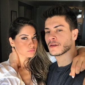 'Arthur tá gatíssimo! Ele tá arrasando, agora entrou a segunda fase', afirmou Mayra Cardi sobre o noivo