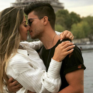 'A gente já deu entrada nos papeis, mas a gente mora junto, né? Já se considera casado', explicou Mayra Cardi sobre o casamento com Arthur Aguiar