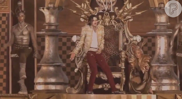 Michael Jackson 'cantou' e 'dançou' durante a apresentação