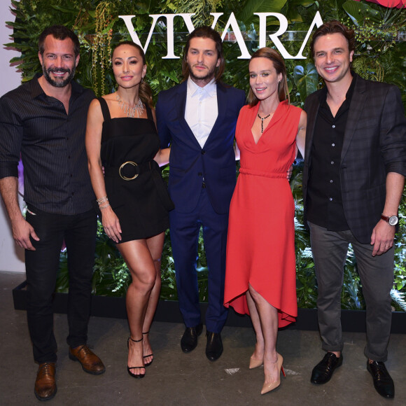 Klebber Toledo se reúne com Sabrina Sato e mais famosos em lançamento de coleção Origens e Vivara Watches, da marca de joias Vivara, em São Paulo, na noite desta terça-feira, 28 de novembro de 2017