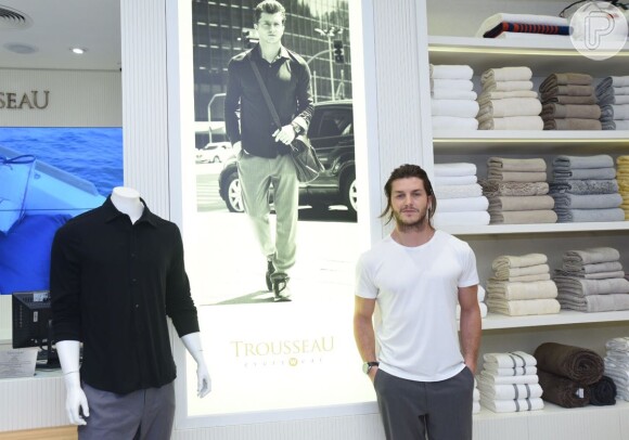 Klebber Toledo esteve na reinauguração da loja Trousseau e lançamento da linha Everywear, no Shopping Leblon, Zona Sul do Rio de Janeiro