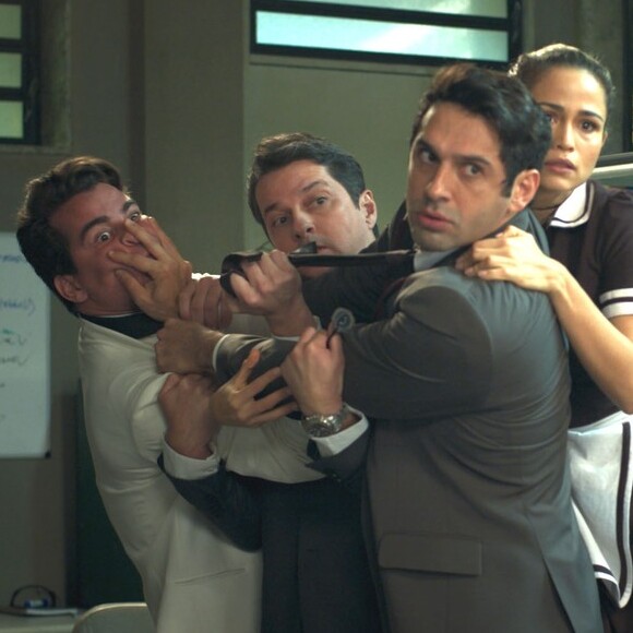 Na novela 'Pega Pega', Eric (Mateus Solano) e Malagueta (Marcelo Serrado) terão uma briga feia