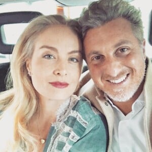 'Em qualquer direção, minha parceira para qualquer história que nossas vidas nos desafiam. Mãe dos meus filhos, amor da minha vida', continuou Luciano Huck