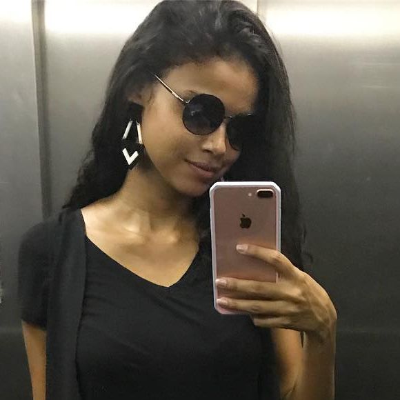 Aline Dias recuperou a boa forma oito dias após dar à luz