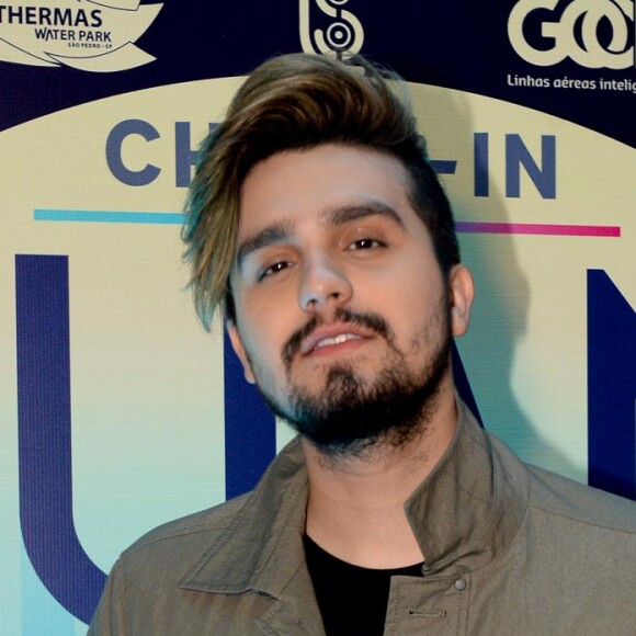 Luan Santana apresentou o clipe da música 'Check In' no shopping Village Mall, Zona Oeste do Rio de Janeiro, nesta sexta-feira, 1 de dezembro de 2017