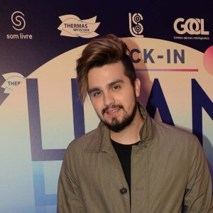 Após o pouso, o show de Luan Santana continuou e com a exibição em primeira mão do novo clipe na íntegra, em uma sala de cinema em um shopping carioca