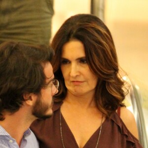 Túlio Gadêlha publicou uma foto próximo a um pasto com a namorada, Fátima Bernardes