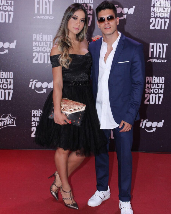 Mayra Cardi e o ator Arthur Aguiar começaram a namorar em julho de 2017