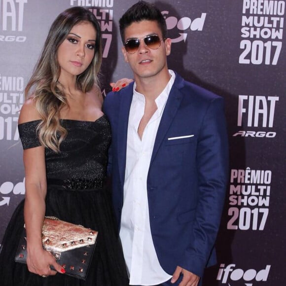 Mayra Cardi e o ator Arthur Aguiar começaram a namorar em julho de 2017